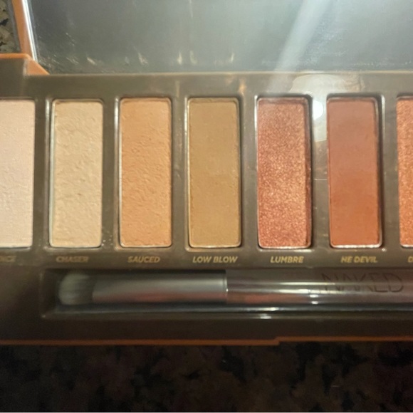 Urban Decay Naked Heat Eye Shadow Palette - Picture 3 of 4